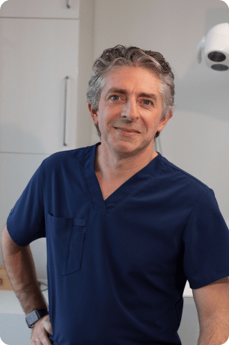 Chirurgien dentiste David Steuer implantologie esthetique Paris